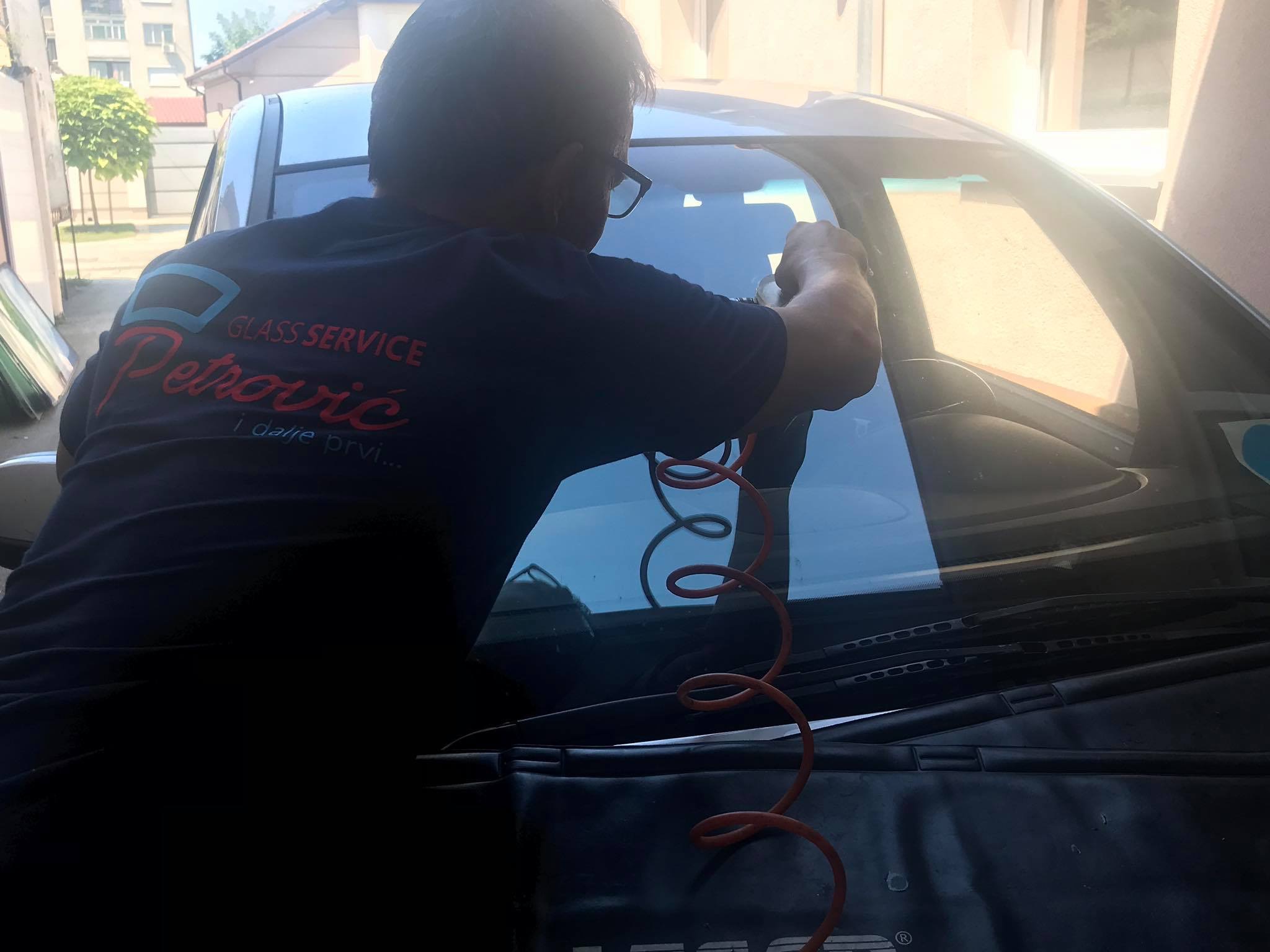 Popravka auto stakla Glass Medic sistemom